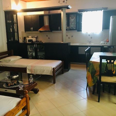 Guesthouse Aleks Ksamil Ngoại thất bức ảnh
