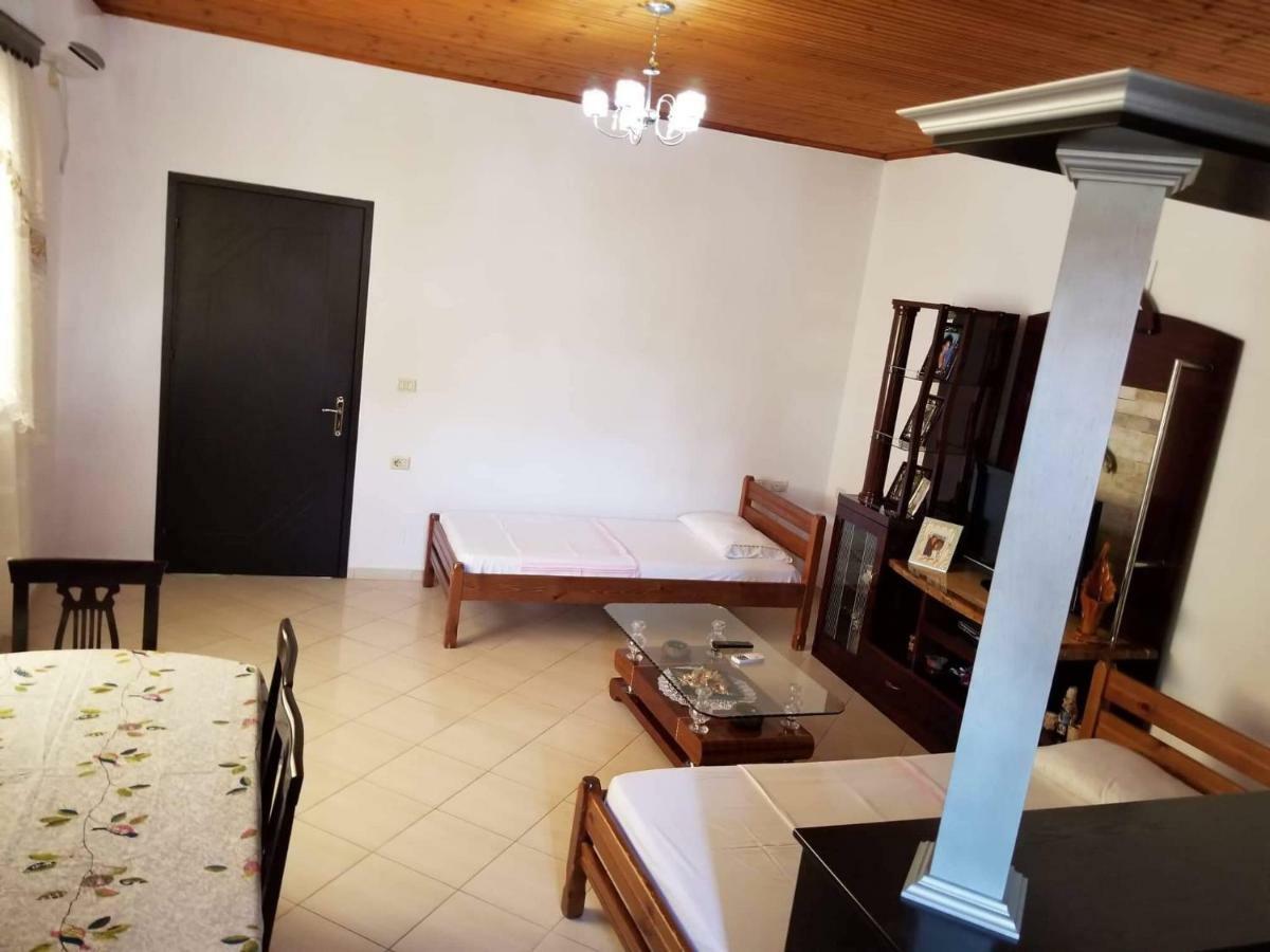 Guesthouse Aleks Ksamil Ngoại thất bức ảnh